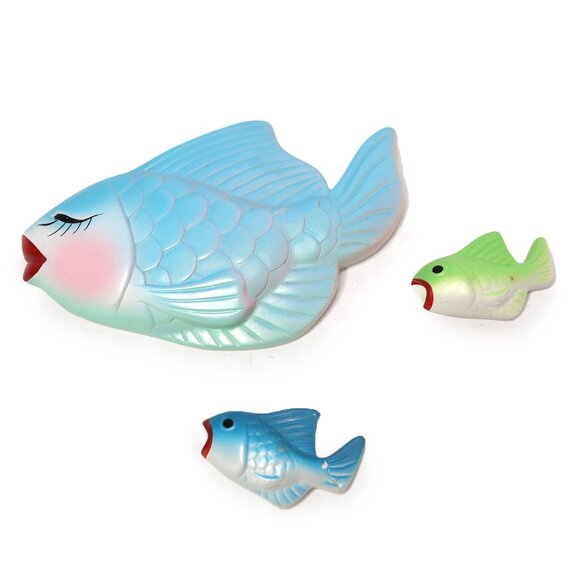 Vintage Miller Studio Chalkware Fish Iridescent Kitschy Big Lips Lashes x 3 MCM - Picture 2 of 12